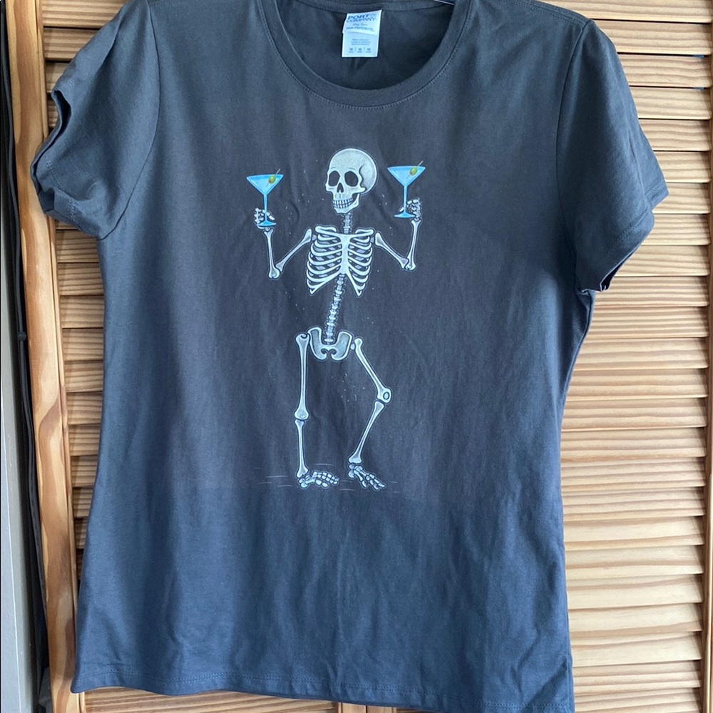 Gray Skeleton Graphic T-Shirt